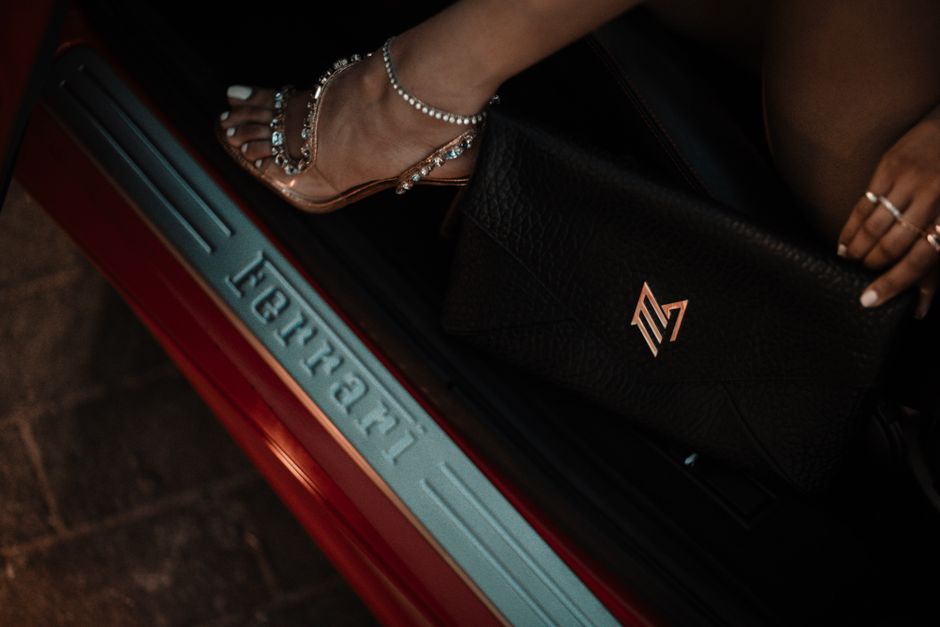 schwarze clutch